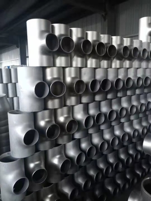 ASTM A234 สเตนเลสสตีล Tee Sch40 Sch80 50mm 100mm 1000mm พ่นทราย