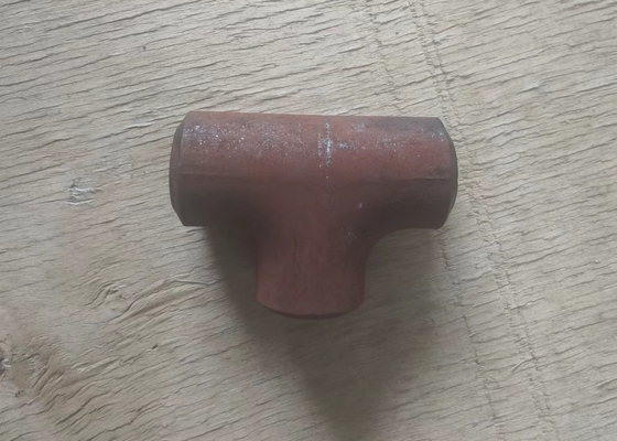 ASME B16.9 เหล็กกล้าคาร์บอนลดที Sch40 ASTM A234 Wpb Butt Weld Tee