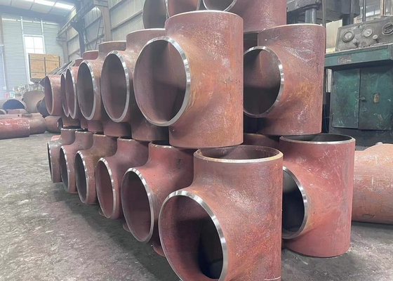 ASME B16.9 เหล็กกล้าคาร์บอนลดที Sch40 ASTM A234 Wpb Butt Weld Tee