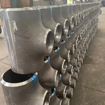 Ss304 Ss321 Ss316l ก้นเชื่อม Tee Pipe Fittings 24 &quot;Black Painting