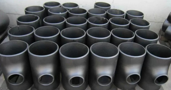 2mm- 60mm Butt Welded Pipe Fittings ทีไม่มีรอยต่อน้ำมันกันสนิมสีดำ 14'' 16'' 18''